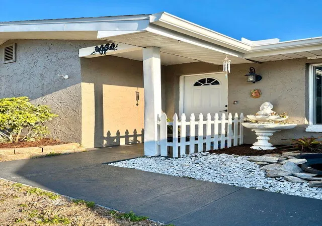 Photo 2 of Single family home for sale at 1707 E Ironwood Ct, Oldsmar, FL 34677 | MLS# B26029010 | Listing updated on 2026-09-25