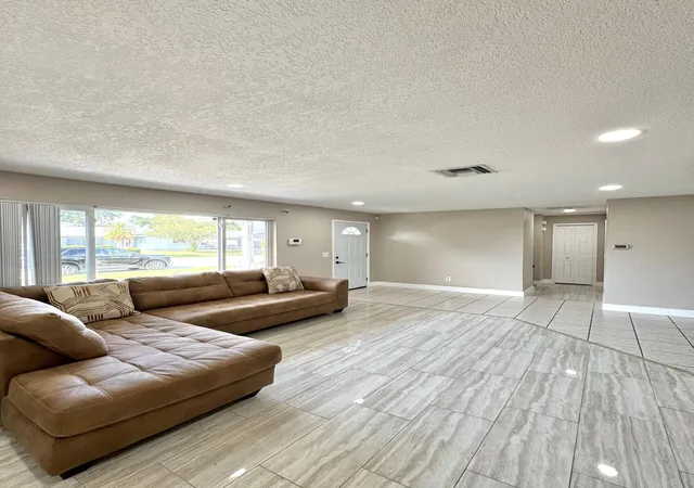 Photo 3 of Single family home for sale at 1707 E Ironwood Ct, Oldsmar, FL 34677 | MLS# B26029010 | Listing updated on 2026-09-25