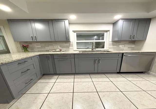 Photo 4 of Single family home for sale at 1707 E Ironwood Ct, Oldsmar, FL 34677 | MLS# B26029010 | Listing updated on 2026-09-25