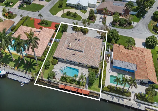 Homes for sale in Lighthouse Point, FL | 2141 Ne 29th St, Lighthouse Point, FL 33064 | MLS# B26029044