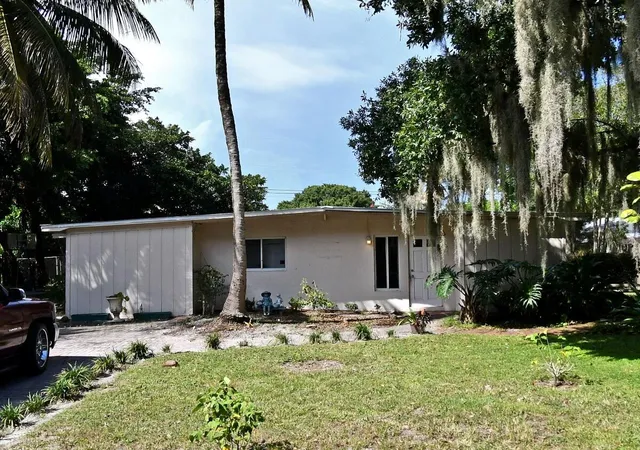 Photo 1 of Single family home for sale at 336 Borraclough St, Fort Pierce, FL 34982 | MLS# B26029079 | Listing updated on 2026-09-23