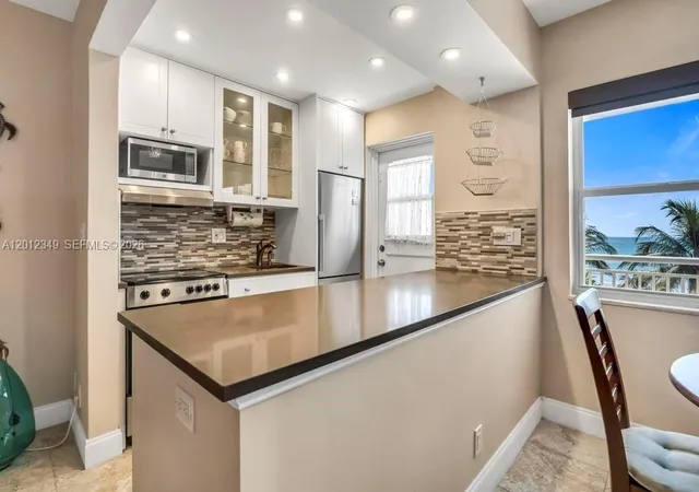 3rd image of 901 S Surf Rd #404, Hollywood, FL 33019 | MLS# A12012349