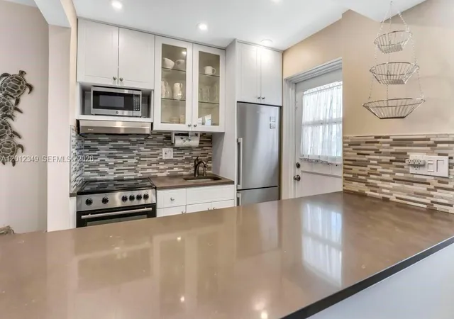 4th image of 901 S Surf Rd #404, Hollywood, FL 33019 | MLS# A12012349