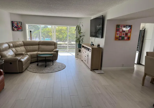 4th image of 3590 Via #312, Lake Worth, FL 33467 | MLS# B26029182