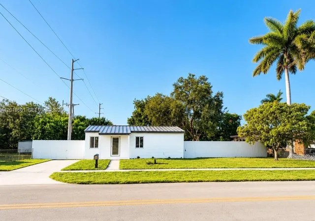 Homes for sale in Miami Gardens, FL | 1881 Nw 157th St, Miami Gardens, FL 33054 | MLS# A12019501