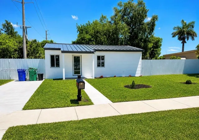 Homes for sale in Miami Gardens, FL | 1881 Nw 157Th St, Miami Gardens, FL 33054 | MLS# A12019501