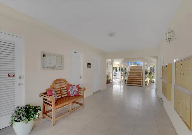 Homes for sale in Fort Lauderdale, FL | 2864 Ne 33rd Court, Fort Lauderdale, FL 33306 | Houzeo