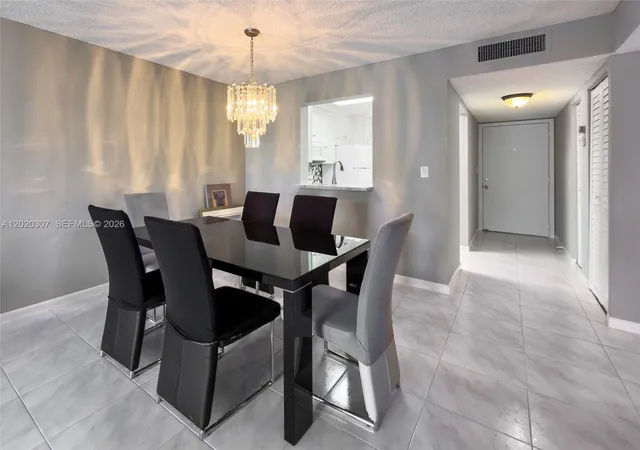Homes for sale in Delray Beach, FL | 7145 Huntington Ln #303, Delray Beach, FL 33446 | MLS# A12020307