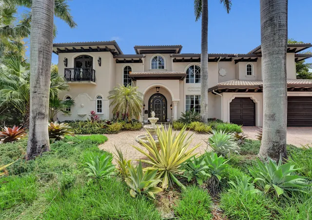 Photo 3 of Mansion for sale at 1212 E Lake Dr, Fort Lauderdale, FL 33316 | MLS# B26029395 | Listing updated on 2026-10-06