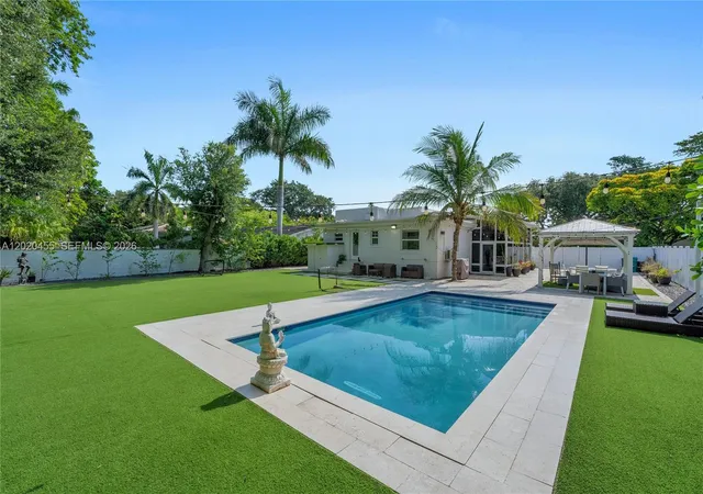 5th image of 11144 Ne 8Th Ct, Biscayne Park, FL 33161 | MLS# A12020455