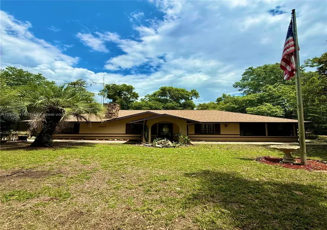 1st image of 13167 Se 39th Ct, Belleview, FL 34420 | MLS# A12020478