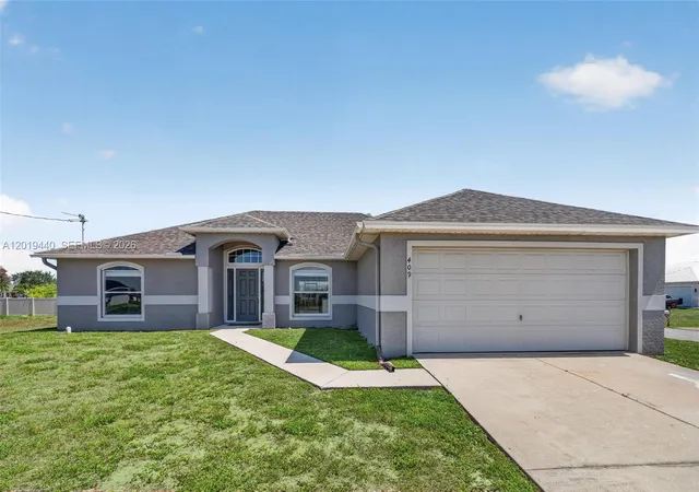 Homes for sale in Cape Coral, FL | 409 Ne 25Th Ter, Cape Coral, FL 33909 | MLS# A12019440