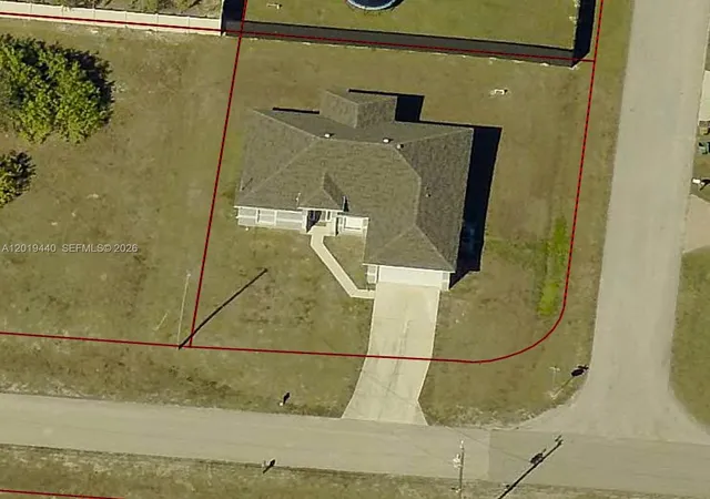 Homes for sale in Cape Coral, FL | 409 Ne 25Th Ter, Cape Coral, FL 33909 | MLS# A12019440