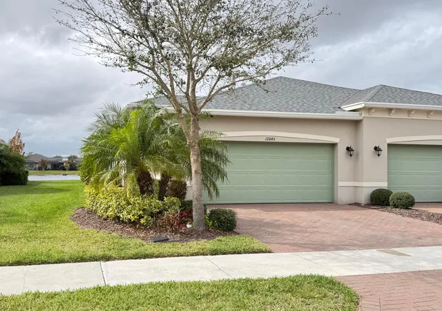 3rd image of 12845 Sw Lake Fern Cir, Port St Lucie, FL 34987 | MLS# B26029635