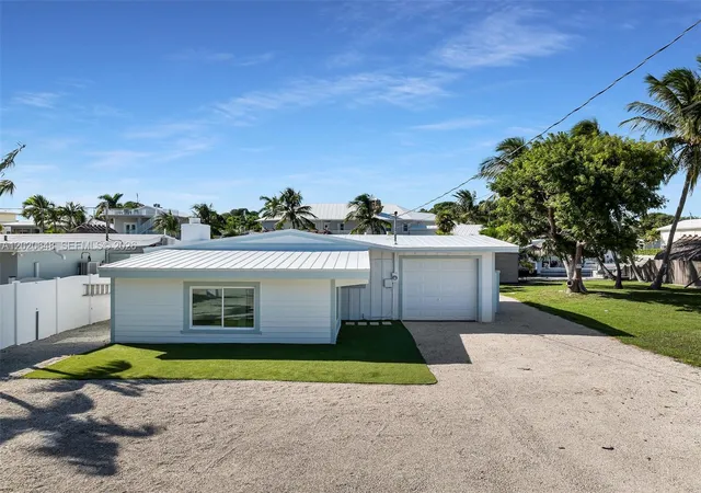 2nd image of 251 Azalea St, Plantation Key, FL 33070 | MLS# A12020648