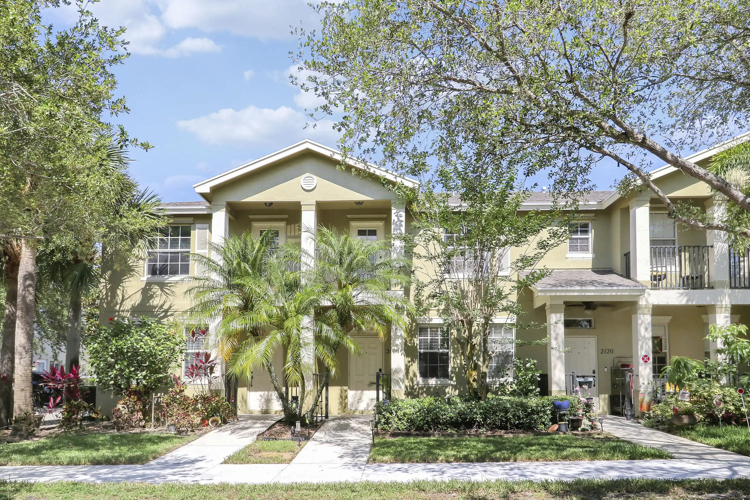Photo 1 of Townhouse for sale at 2122 Se Grand Dr, Port Saint Lucie, FL 34952 | MLS# B26029676 | Listing updated on 2026-10-23