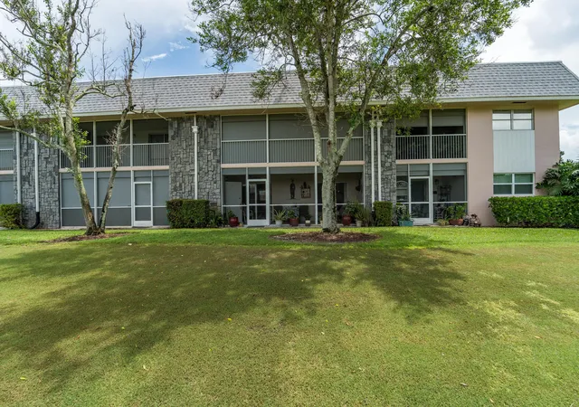 Photo 2 of Condo for sale at 18081 Se Country Clb Dr #132, Jupiter, FL 33469 | MLS# B26029699 | Listing updated on 2026-09-11