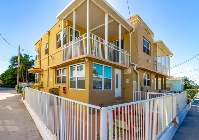 Photo 2 of Multi family home for sale at 300 Georgia St #1-5, Hollywood, FL 33019 | MLS# B26029709 | Listing updated on 2026-09-23