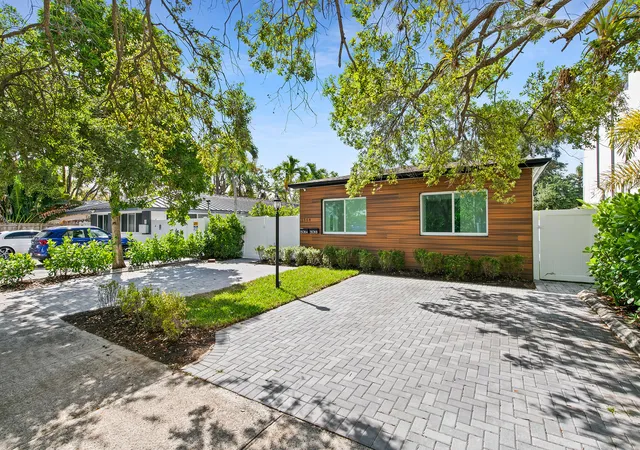 Homes for sale in Fort Lauderdale, FL | 1508 Ne 6th St, Fort Lauderdale, FL 33304 | MLS# B26029727