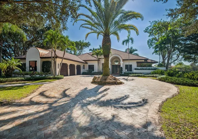 Photo 4 of Single family home for sale at 7600 Hyannis Ln, Parkland, FL 33067 | MLS# B26029779 | Listing updated on 2026-10-01