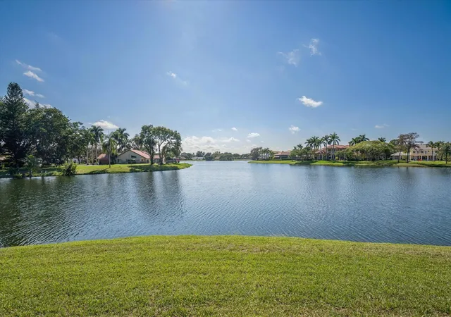 Photo 3 of Mansion for sale at 7600 Hyannis Ln, Parkland, FL 33067 | MLS# B26029779 | Listing updated on 2026-10-01
