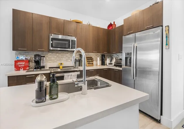 2nd image of 8301 Nw 41st St #B309, Doral, FL 33166 | MLS# A12020945