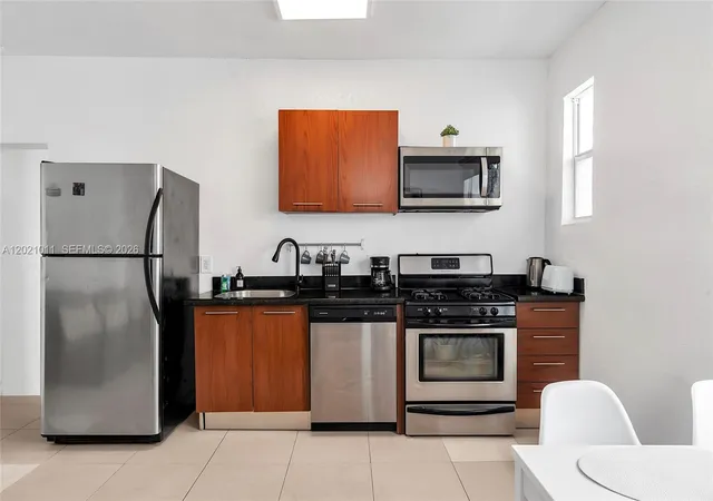Homes for sale in Miami Beach, FL | 500 14Th St, Miami Beach, FL 33139