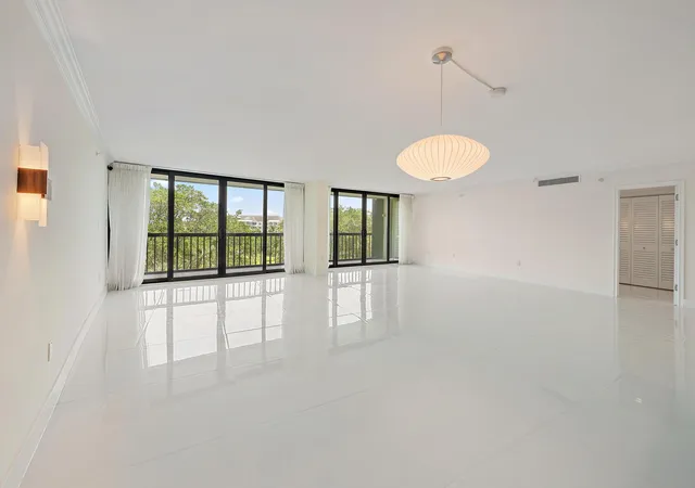 Photo 3 of Condo for sale at 2450 Presidential Way #505, West Palm Beach, FL 33401 | MLS# B26029885 | Listing updated on 2026-09-23