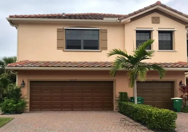 Homes for sale in Tamarac, FL | 5919 Nw 56th Pl, Tamarac, FL 33319 | MLS# A12020994