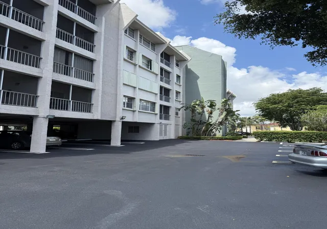 13th image of 505 Spencer Dr #410, West Palm Beach, FL 33409 | MLS# B26029965