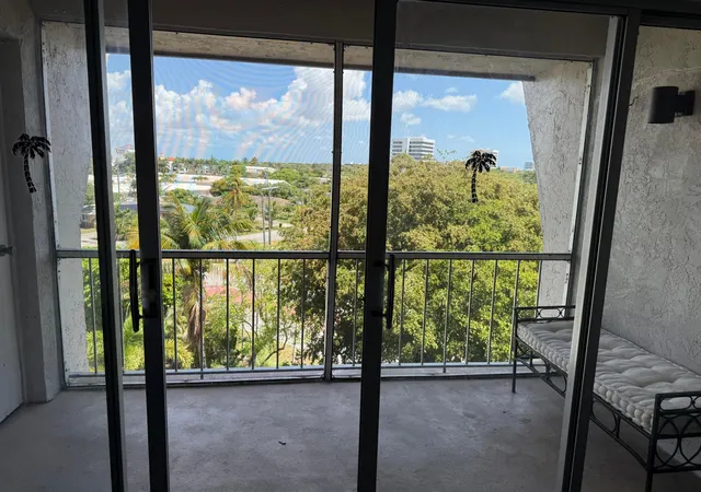 2nd image of 505 Spencer Dr #410, West Palm Beach, FL 33409 | MLS# B26029965