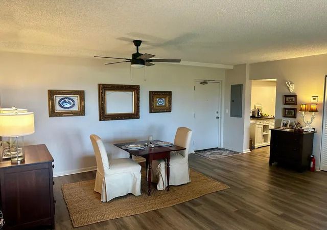 5th image of 505 Spencer Dr #410, West Palm Beach, FL 33409 | MLS# B26029965