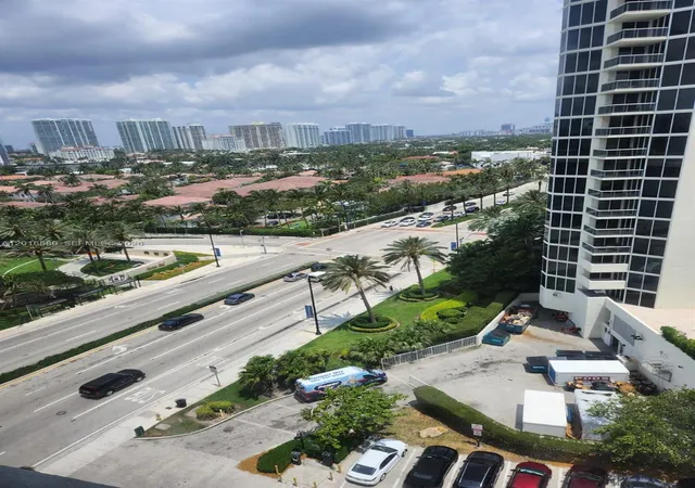 2nd image of 19201 Collins Ave #1028, Sunny Isles Beach, FL 33160 | MLS# A12018880