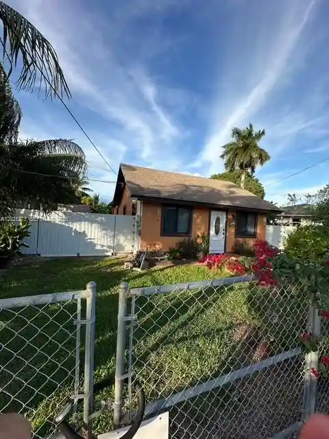 Photo 1 of Single family home for sale at 320 Nw 2nd Street, Florida City, FL 33034 | MLS# A12021273 | Listing updated on 2026-09-23