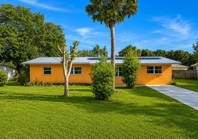 Single family home for sale at 2805 Brantley Rd, Fort Pierce, FL 34981 | MLS# B26030047 | Listing updated on 2026-09-23