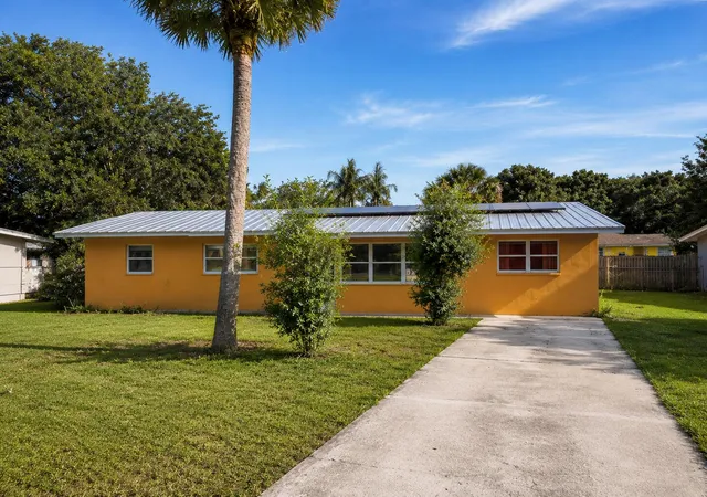 Photo 1 of Single family home for sale at 2805 Brantley Rd, Fort Pierce, FL 34981 | MLS# B26030047 | Listing updated on 2026-09-23