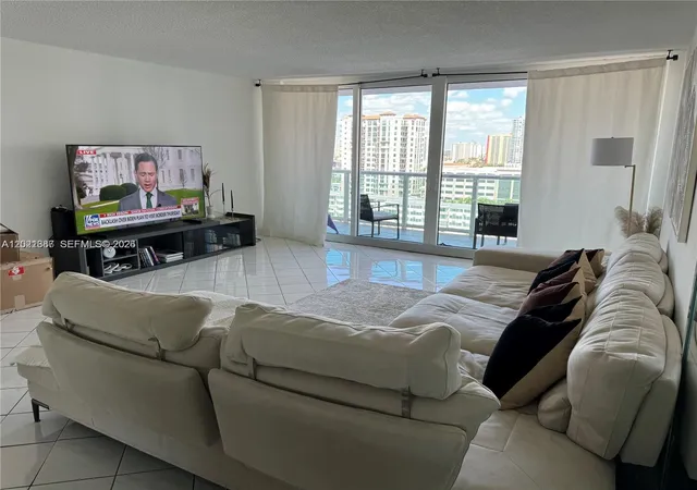 4th image of 100 Bayview Dr #1428, Sunny Isles Beach, FL 33160 | MLS# A12021387