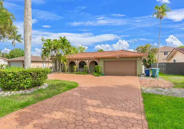Homes for sale in Miami Gardens, FL | 1440 Nw 207th St, Miami Gardens, FL 33169 | MLS# B26030134
