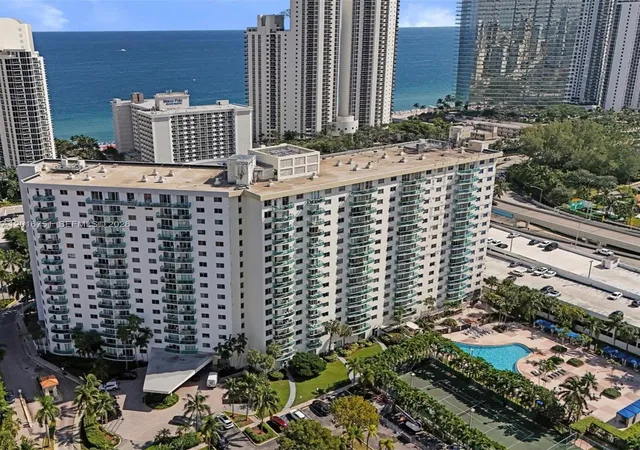 2nd image of 19370 Collins Ave, Sunny Isles Beach, FL 33160