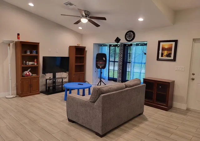 4th image of 1046 S Cheney Ave Ave S, Lehigh Acres, FL 33974 | MLS# B26030289