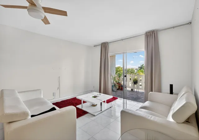5th image of 4330 Hillcrest Dr #302, Hollywood, FL 33021 | MLS# B26030343