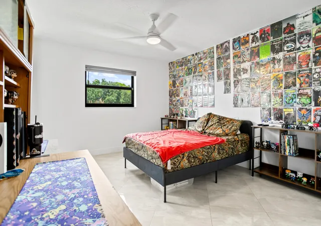 Listing Photo 5 - Condo for sale in building located at 10401 W Broward Blvd, Plantation, FL 33324 - Unit #209