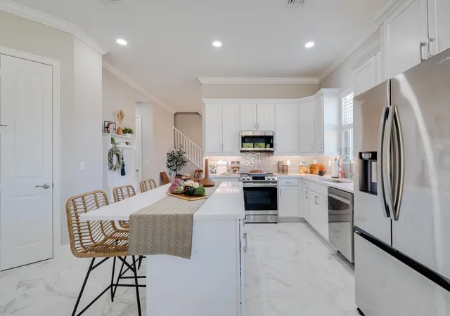 Photo 4 of Townhouse for sale at 2005 Bridgepointe Cir #97, Vero Beach, FL 32967 | MLS# B26030414 | Listing updated on 2026-10-01