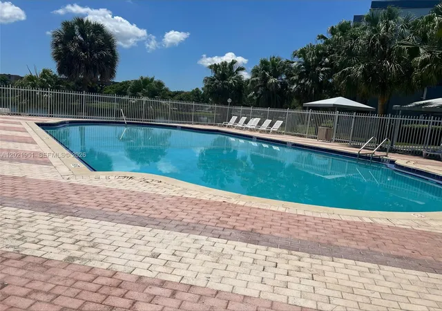 4th image of 9359 Fontainebleau Blvd #F108, Miami, FL 33172 | MLS# A12021951