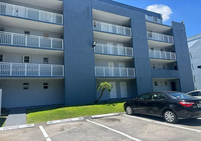 5th image of 9359 Fontainebleau Blvd #F108, Miami, FL 33172 | MLS# A12021951