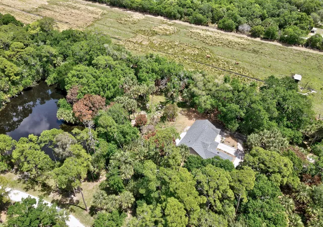 Photo 3 of Sale Pending at 6930 41st Street, Vero Beach, FL 32967 | MLS# B26030507 | Listing updated on 2026-08-11