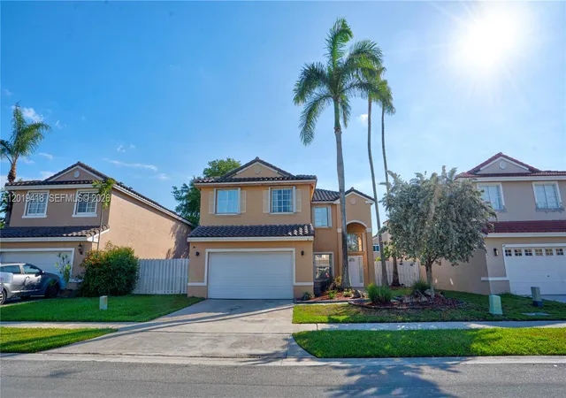 2nd image of 19141 Nw 12th St, Pembroke Pines, FL 33029 | MLS# A12019418