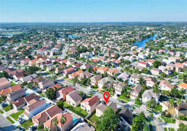 53rd image of 19141 Nw 12th St, Pembroke Pines, FL 33029 | MLS# A12019418