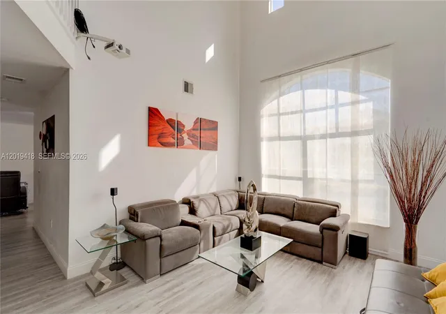5th image of 19141 Nw 12Th St, Pembroke Pines, FL 33029 | MLS# A12019418