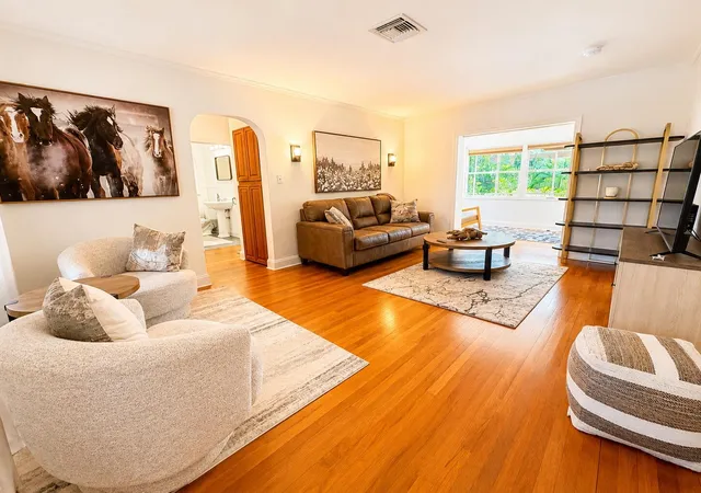 Photo 1 of Single family home for sale at 712 Se 11th Court, Fort Lauderdale, FL 33316 | MLS# B26030517 | Listing updated on 2026-09-23